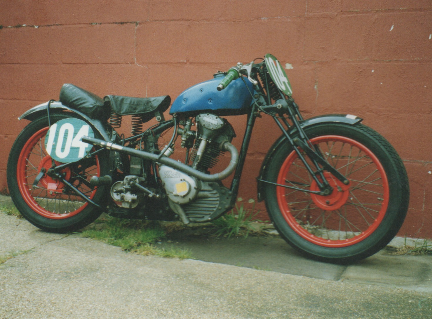 Classic grass-track racing bike restoration project (at Badingham ...